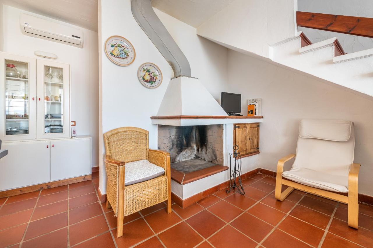 Damiano Holiday House Porto Columbu - Perd'E Sali Exterior photo