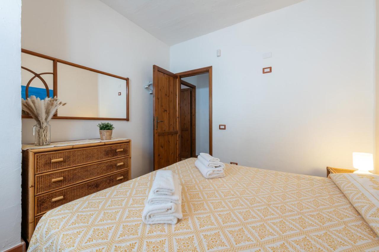 Damiano Holiday House Porto Columbu - Perd'E Sali Exterior photo